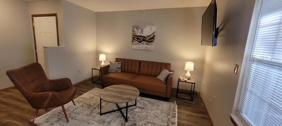 Spacious 2 and 3 bedroom newly furnished apartments close to Rivian - Housity