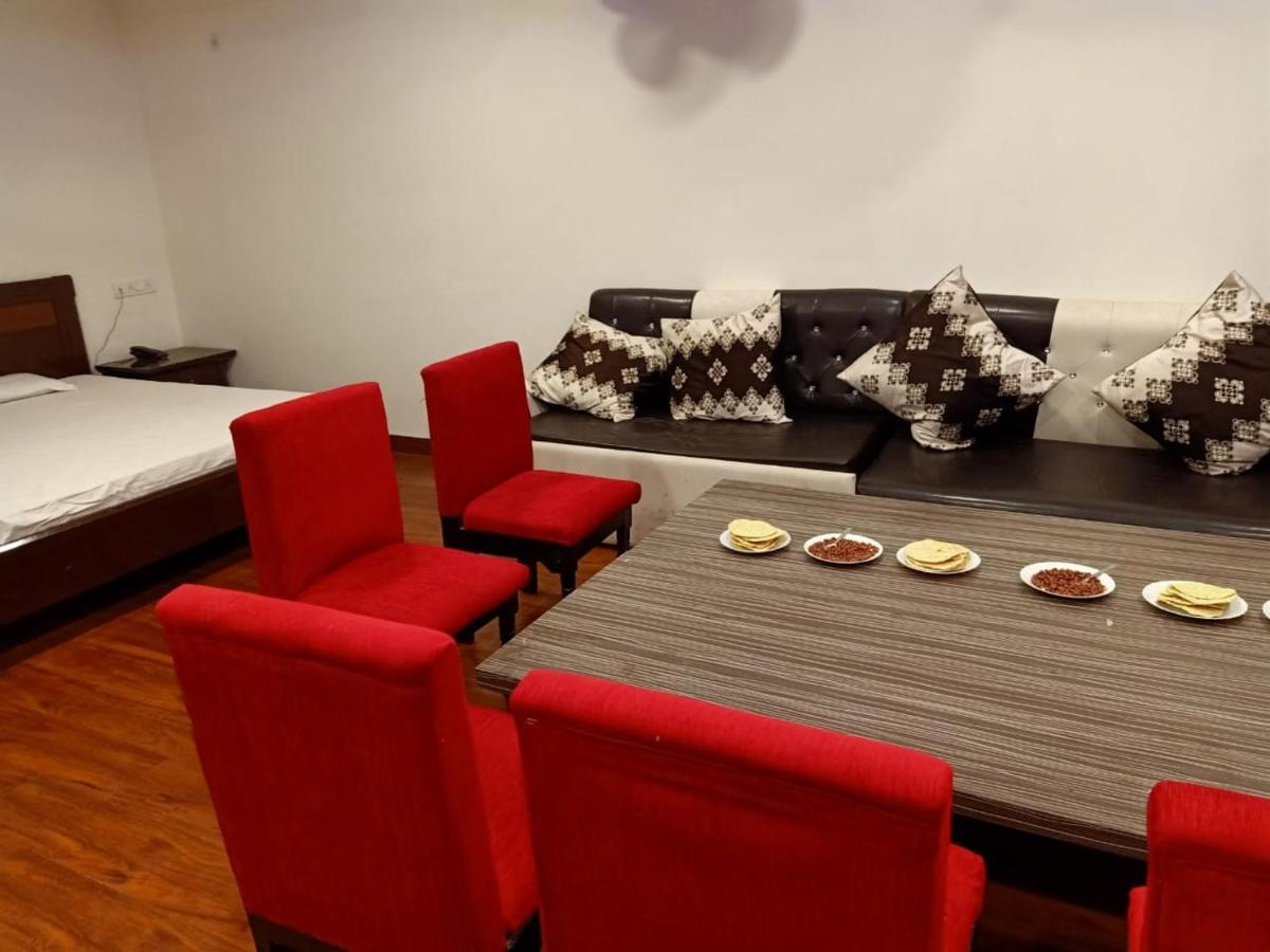 Hotel Vilas, Prayagraj - Hizvo