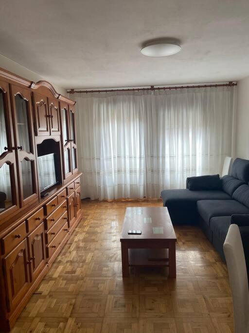 Suitetrails - Piso 3 habitaciones, centro de Colombres hasta 8 personas