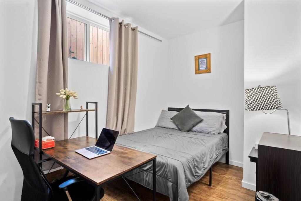 Suitetrails - COZY 2 BR SUITE 5min to SASK POLY & DOWNTOWN