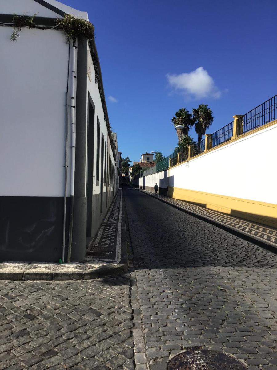 Yellow Flat One Azores - Housity