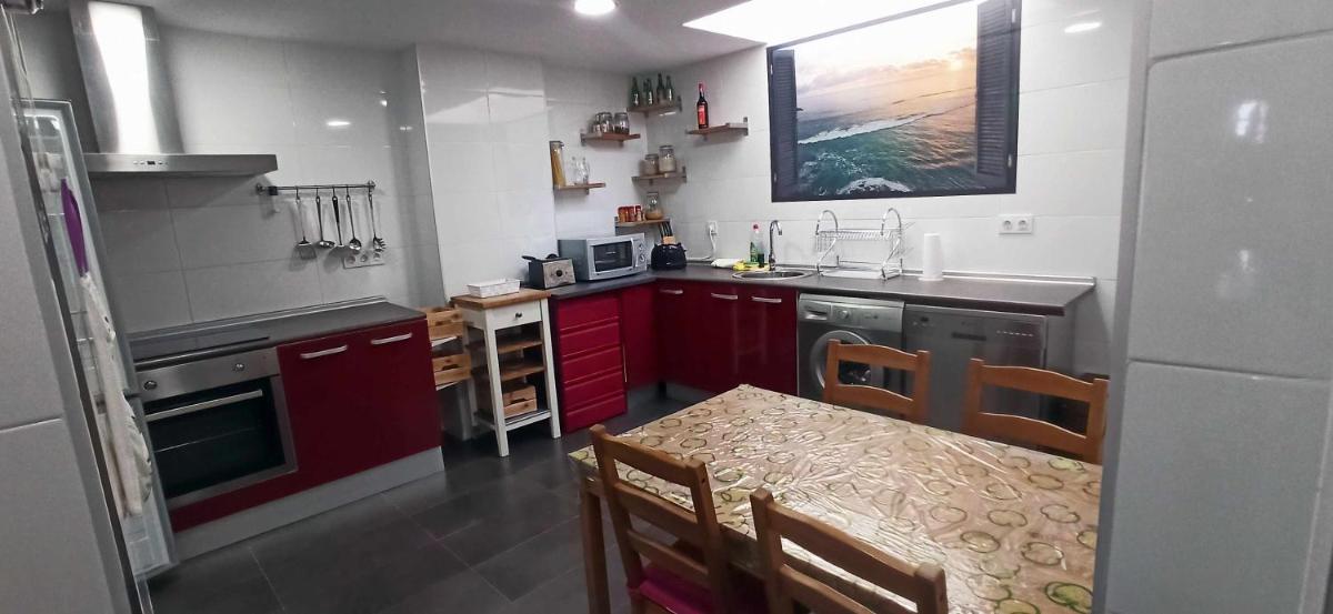 Suitetrails - Chalet con Piscina y BBQ en la Playa
