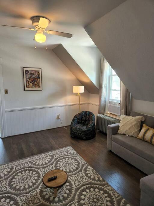 Lovely two bedroom apartment with free parking - Housity