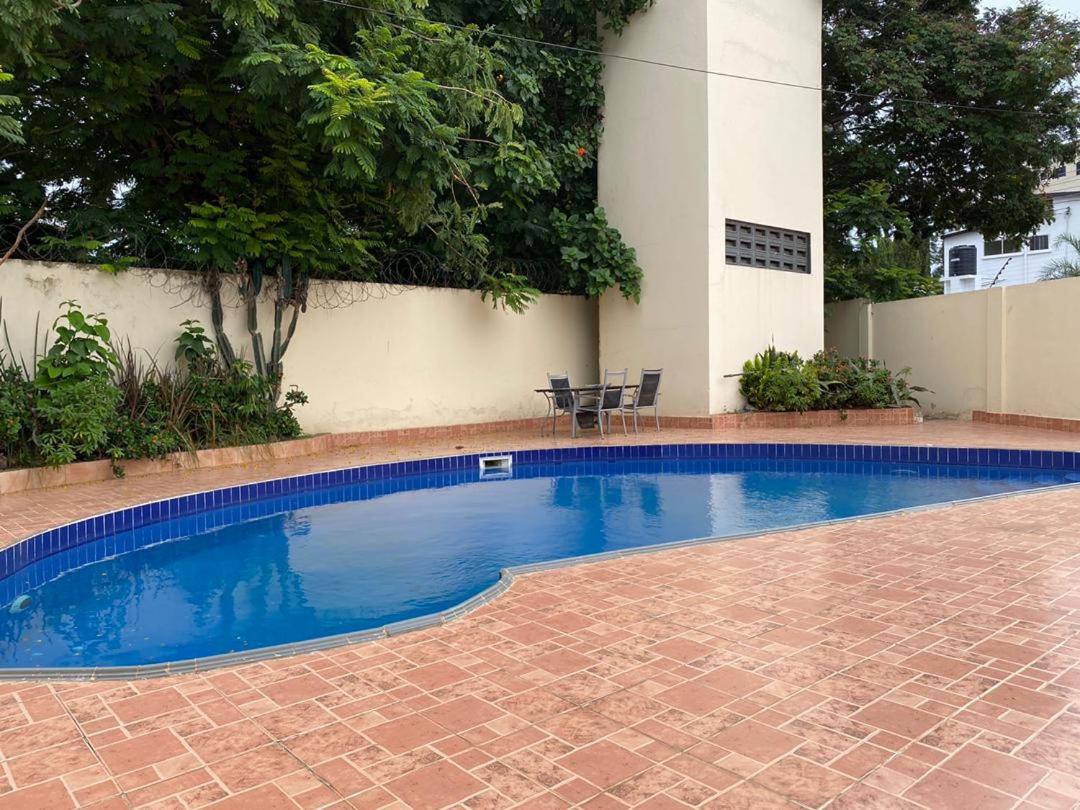 Suitetrails - Executive Four Bedroom Town House @ Osu Ringway