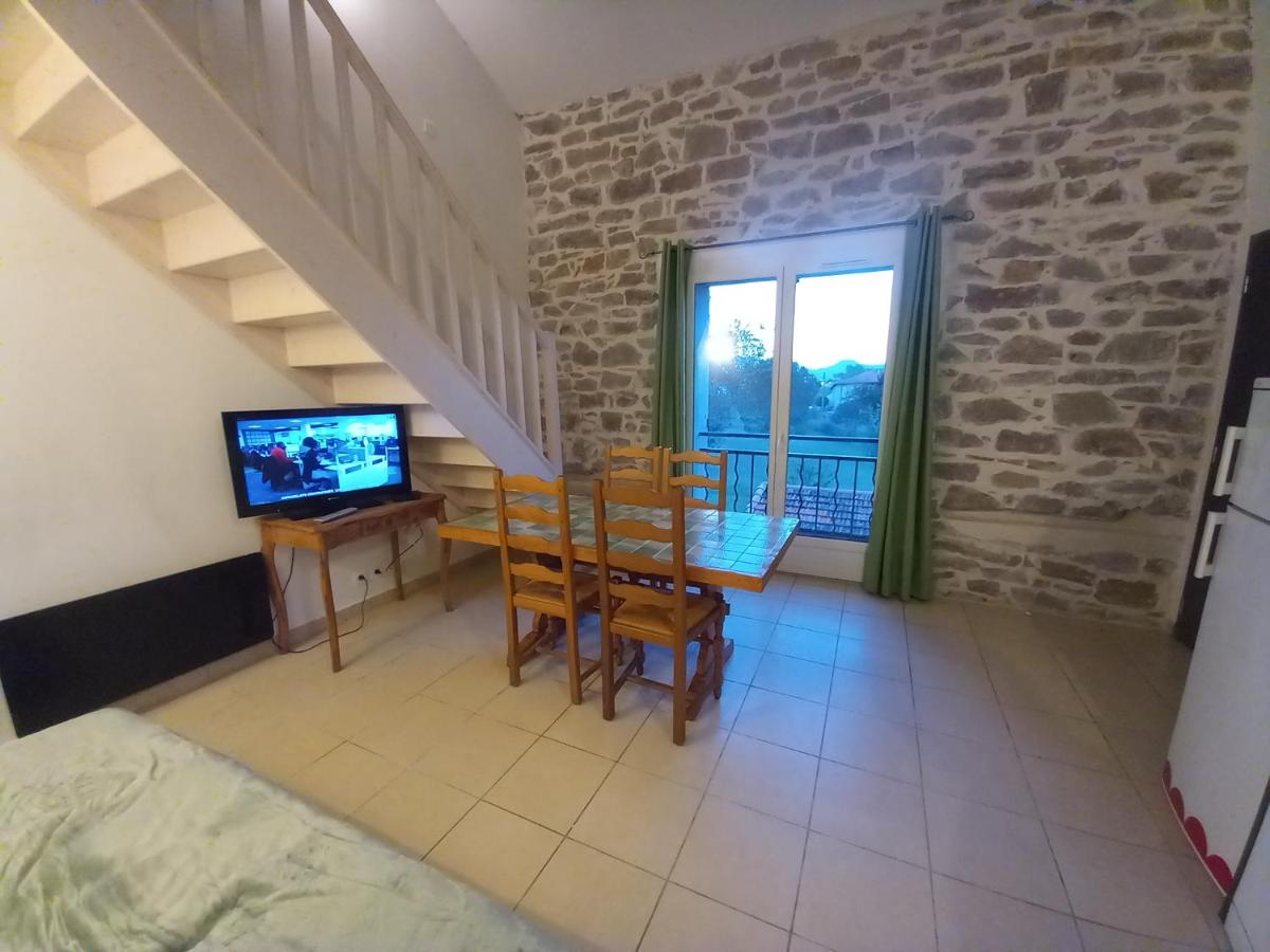 Appartement à l'entrée du village de Roquebrune - Housity