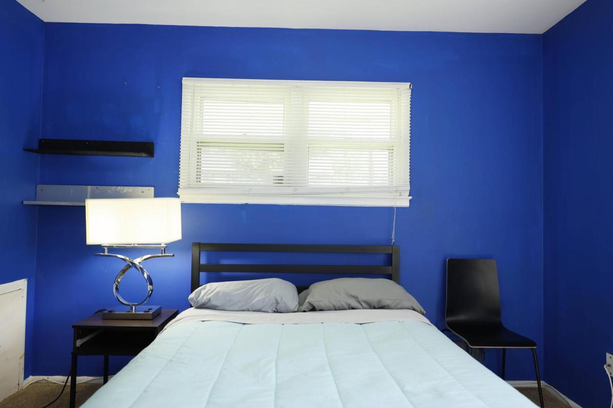 Modern 5BR Alexandria Home - Housity