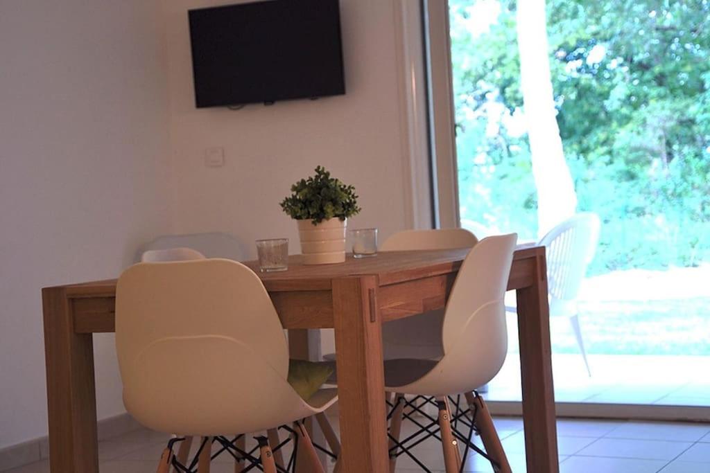 Suitetrails - Appartement charmant en Corse avec terrasse au calme