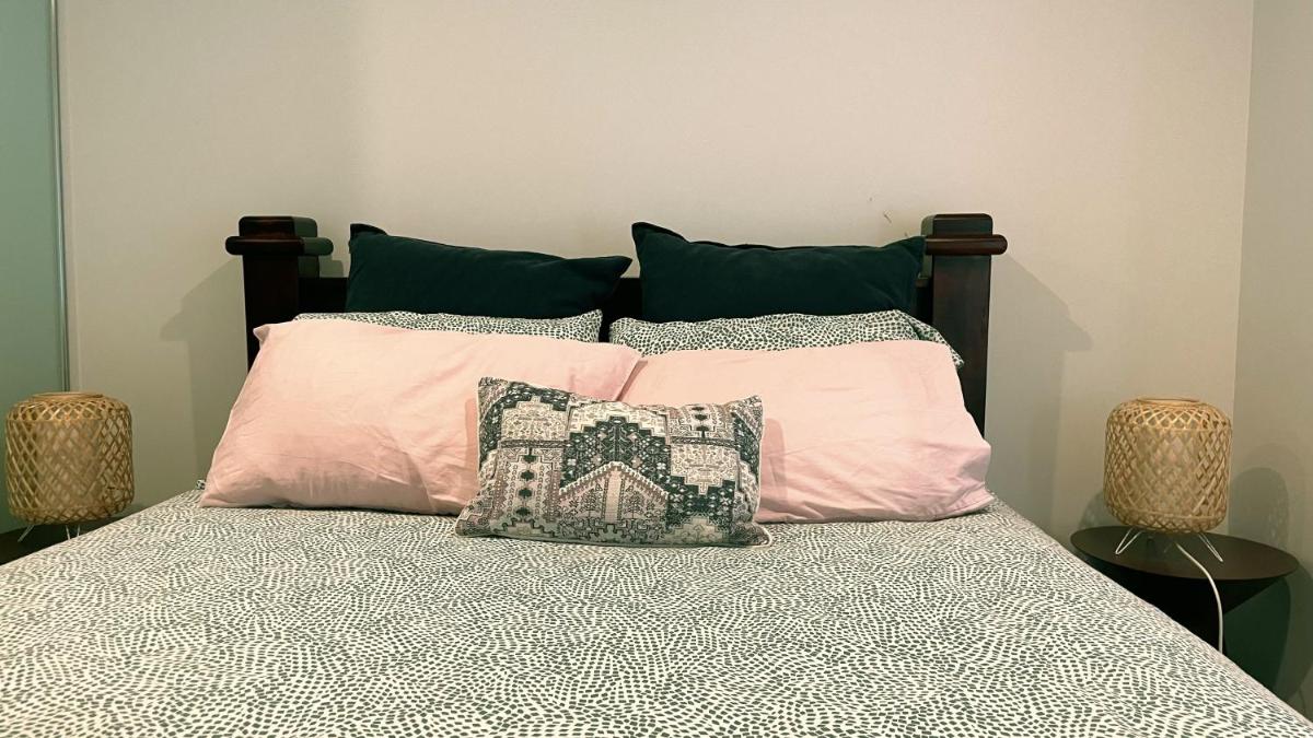 Brand New PARK AVENUE Apartment in the Heart of Canberra City - Hizvo