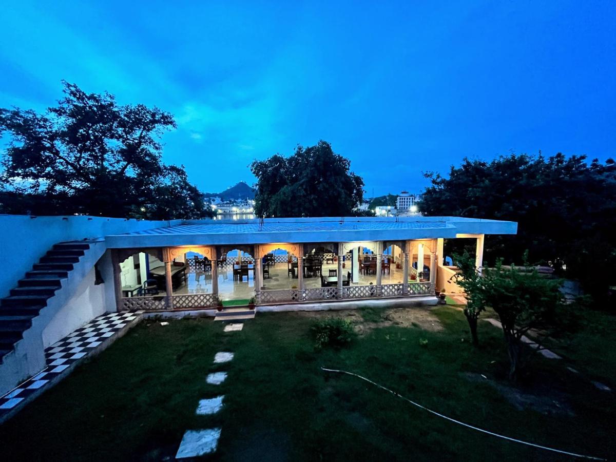 Radhika Palace Hotel - Housity