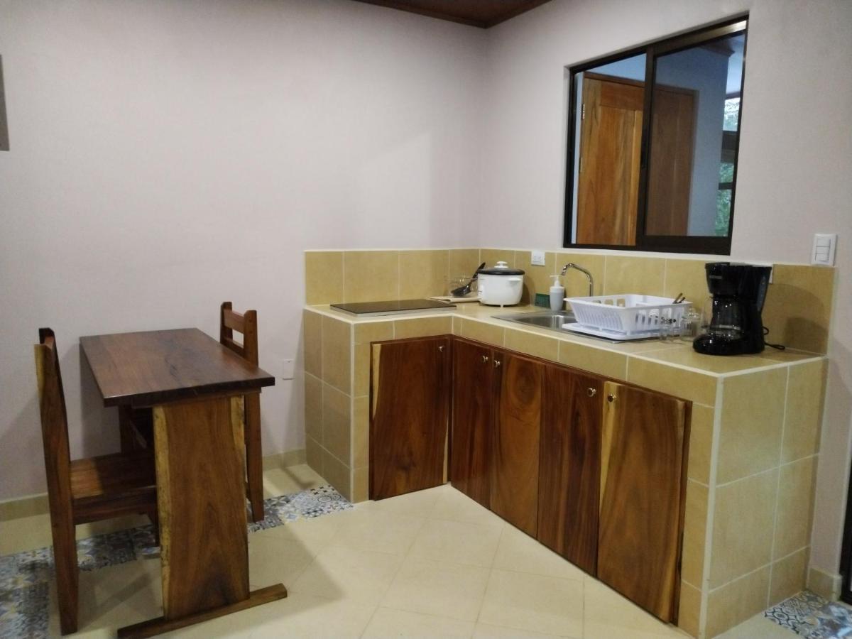 Suitetrails - Habitación Equipada a 26 kilómetros de Jaco, Tulín Azul
