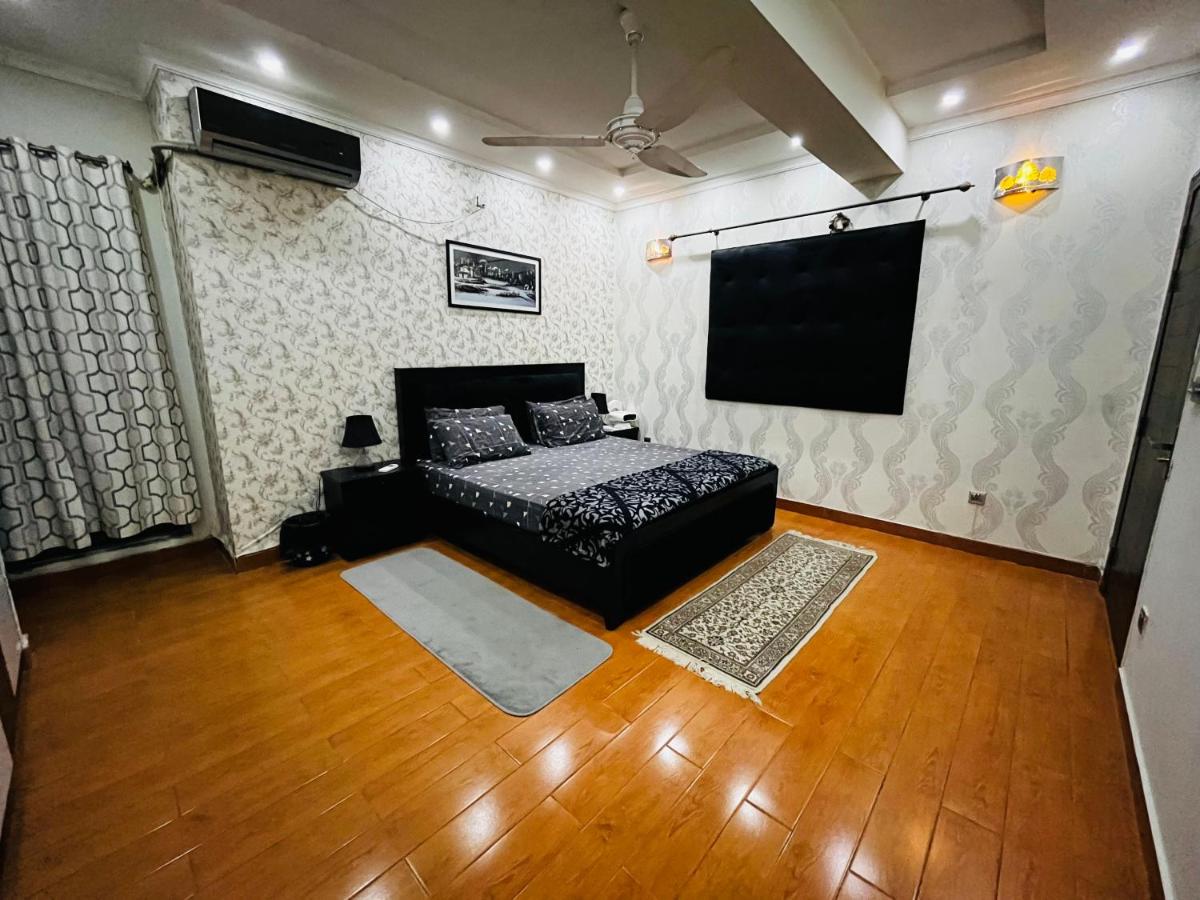 Suitetrails - Luxurious 1 BR Apartment: Netflix, Youtube.