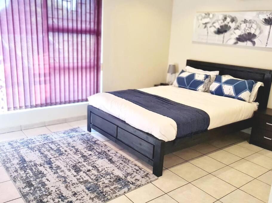 Luxurious Pvt Apartment ,Power backup, Jaccuzi & Pool - Housity
