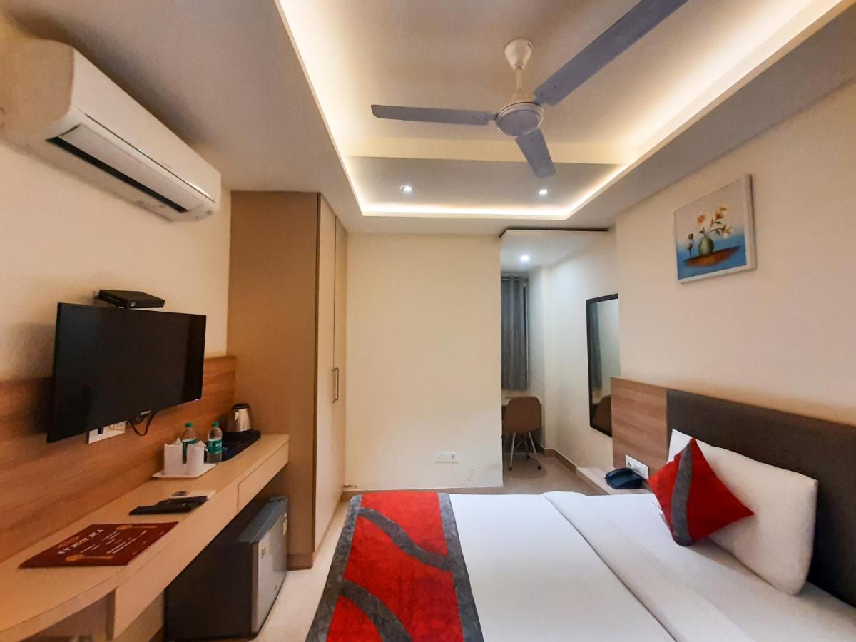 Hotel Tripple Tree - Karol Bagh - Housity
