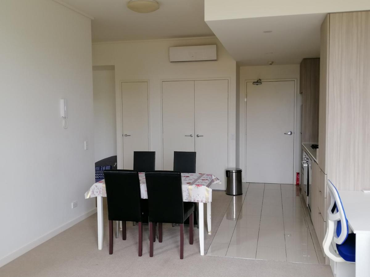 Entire 1 Bedroom Security Apartment - Housity