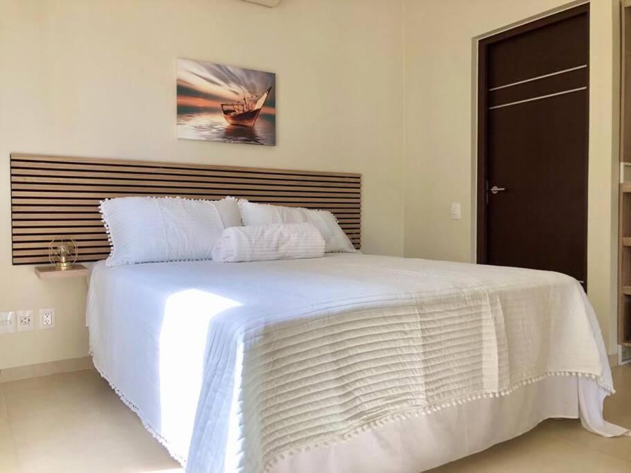 The beach House- 1Room Apartment at Blue Bay resort - Housity