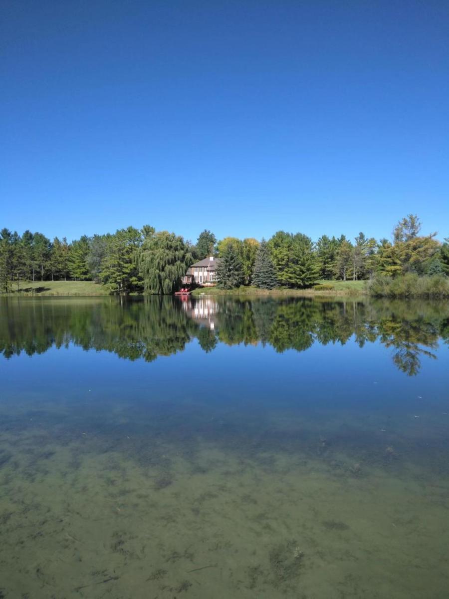 Lakeside executive suite - Housity