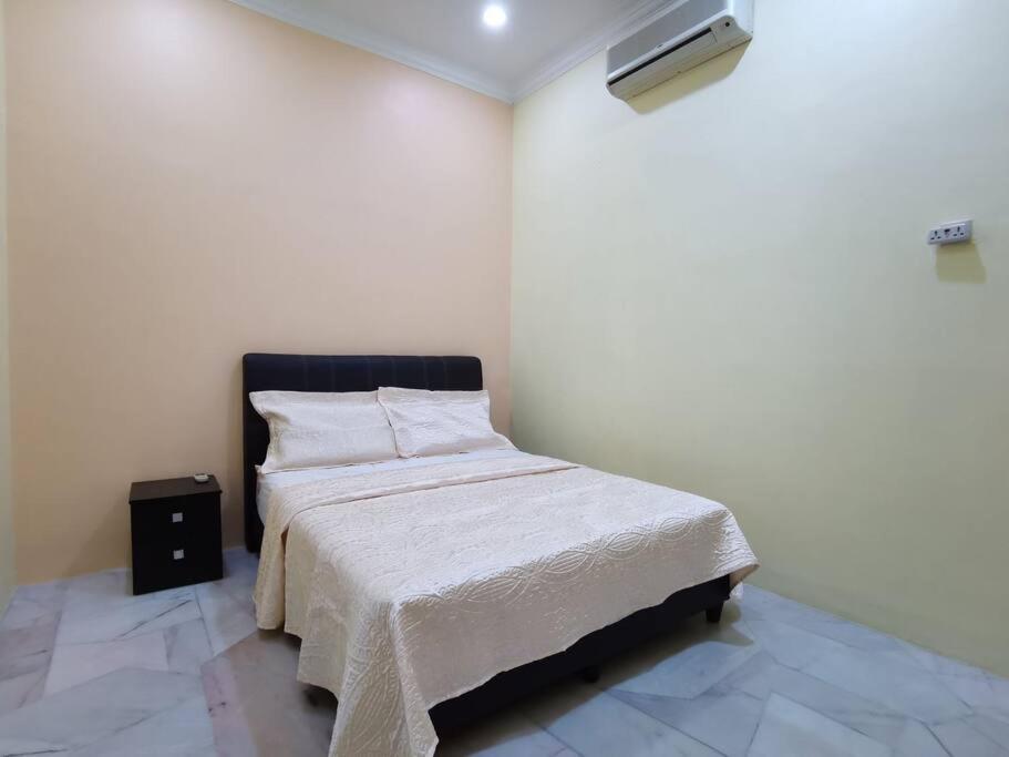 Suitetrails - 5 Bedrooms Ipoh Homestay that can fit 10-12 persons