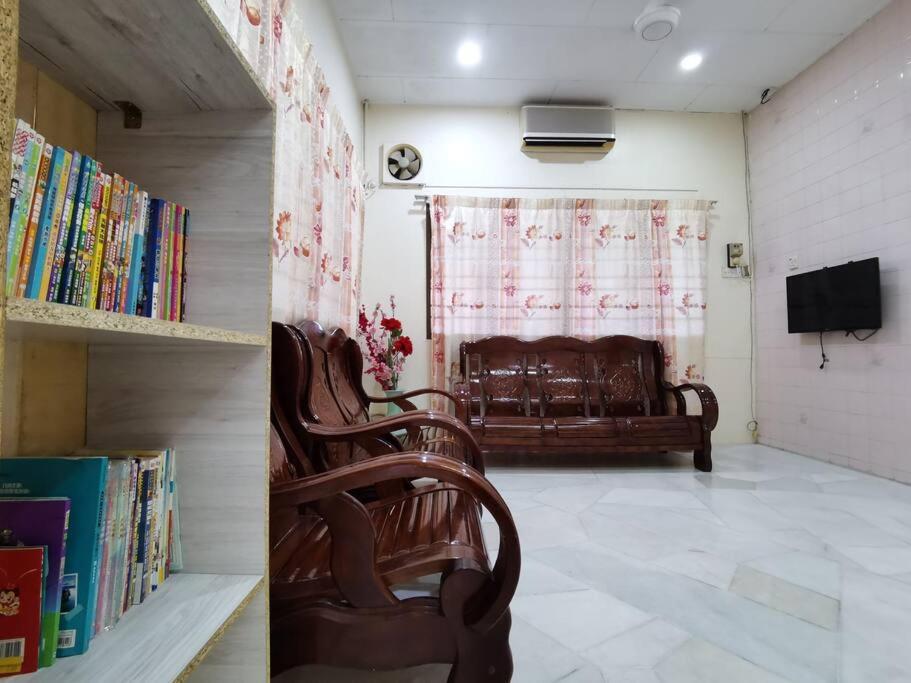 Suitetrails - 5 Bedrooms Ipoh Homestay that can fit 10-12 persons