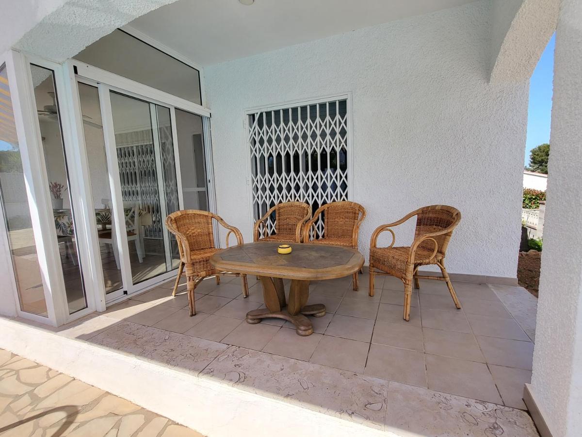 Torredembarra cosy, well equipped house, 5 min. from the beach - Housity