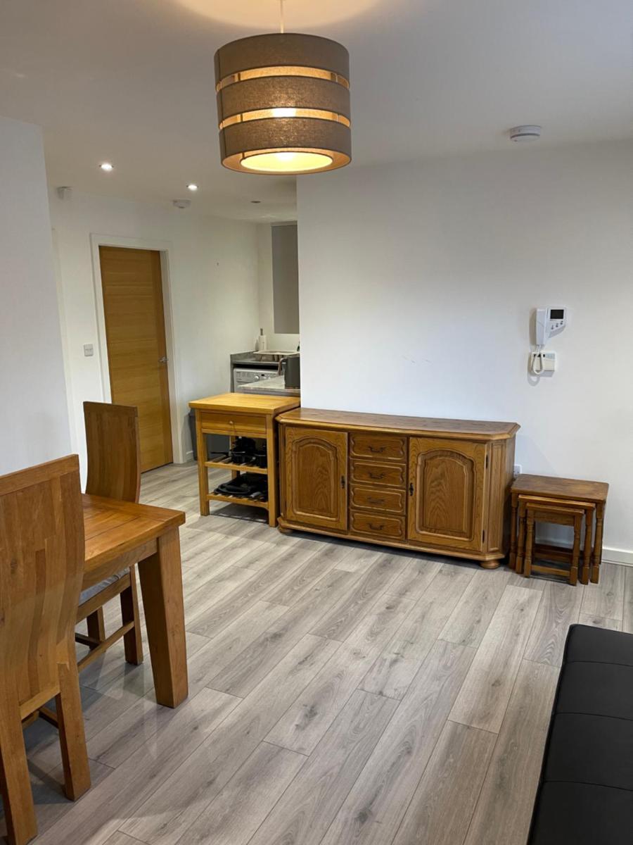 Lovely, Sleeps 8, Cafe Bars, Central Formby - Housity