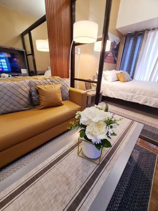 Suitetrails - Staycation by Ness in Ayala Makati