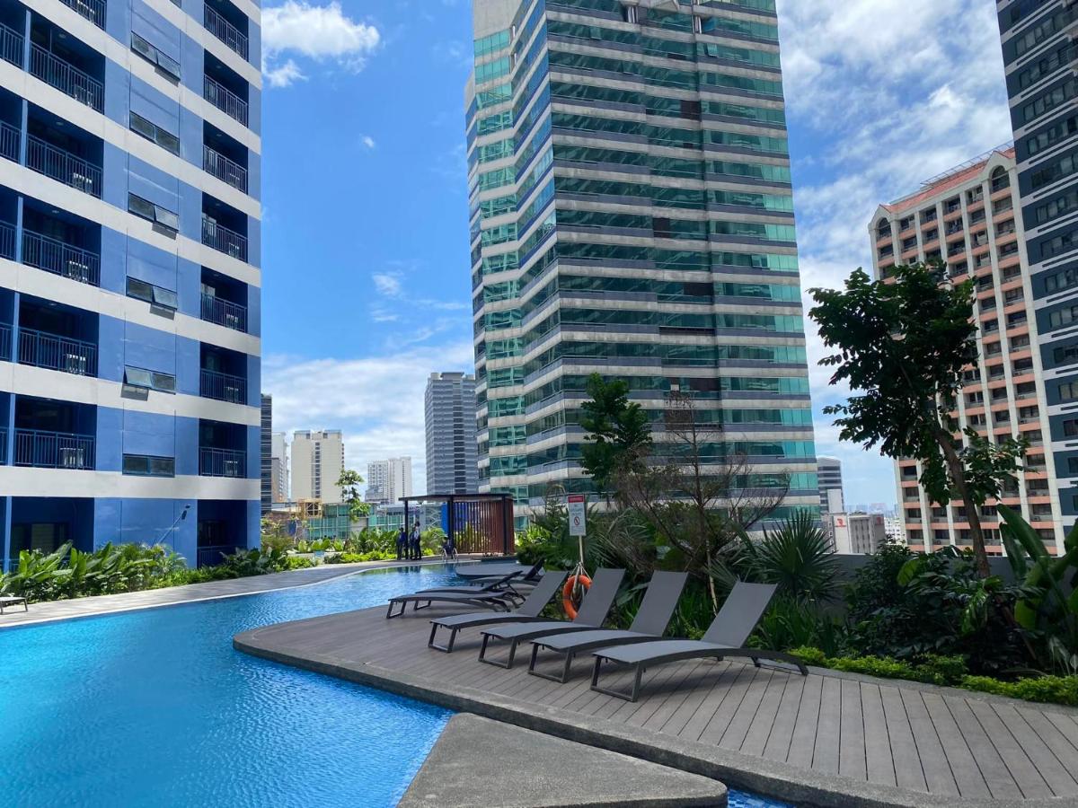 Suitetrails - Staycation by Ness in Ayala Makati