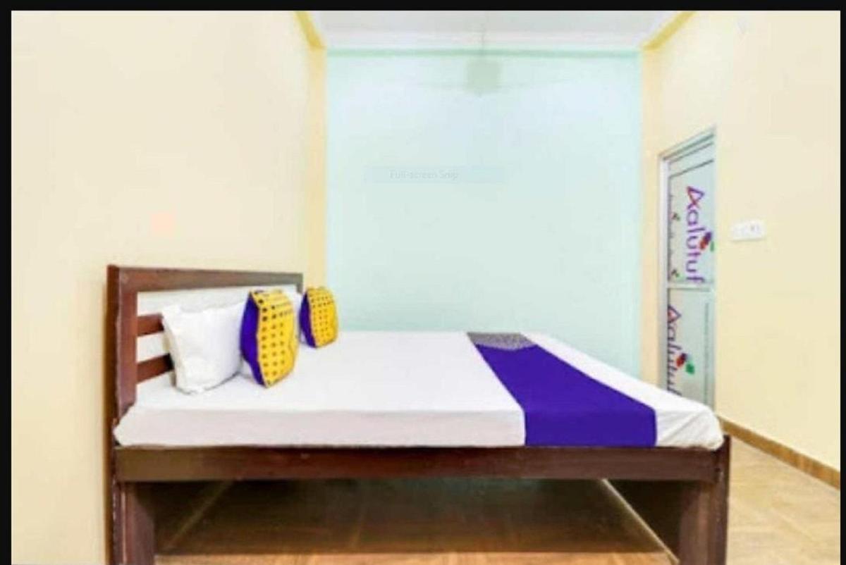 Shree Lodge, Ayodhya - Housity