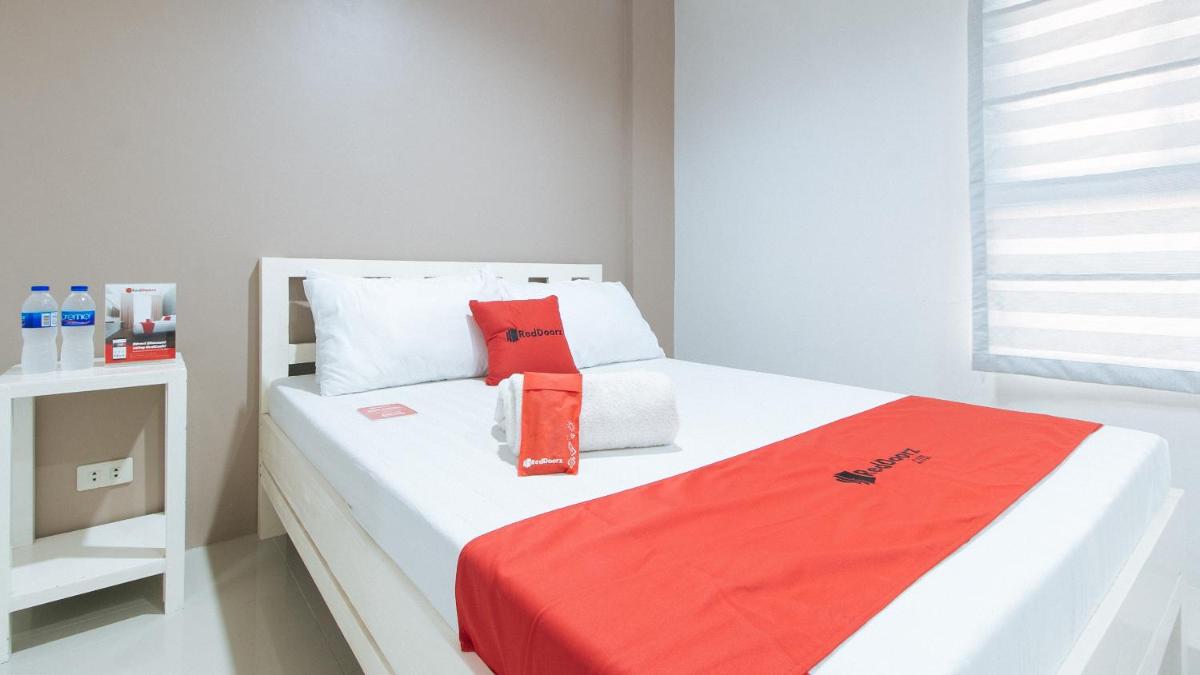 RedDoorz Hostel @ Beaufront Transient Place Ilocos Sur - Housity