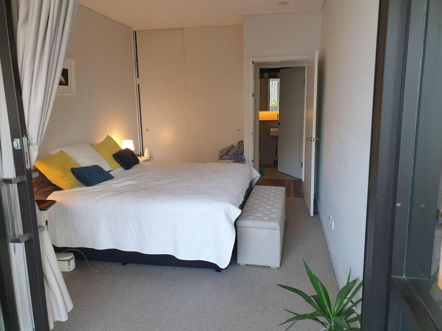 Suitetrails - Coastal unit with large balcony close to the sea