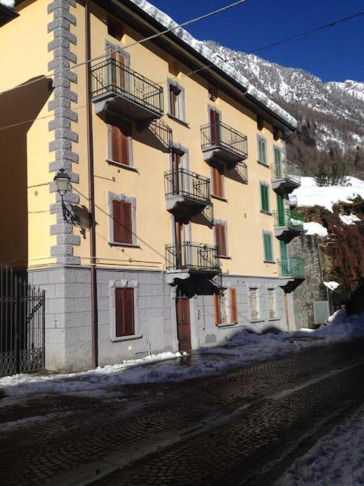 Suitetrails - Appartamento piano terra in centro paese.