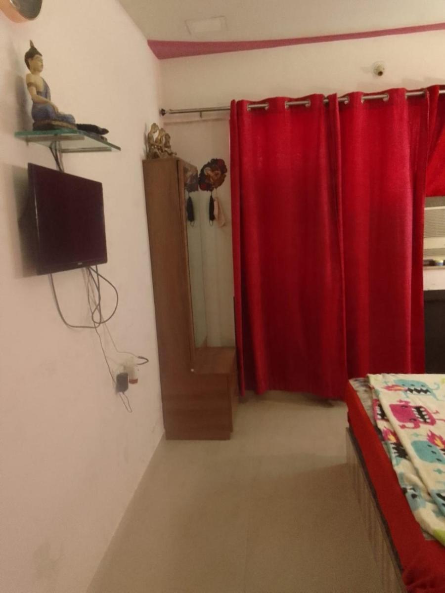 M AVENUE M-3 RUSTOMJI nine eight six nine zro four zro six zro one shareing basis - Housity