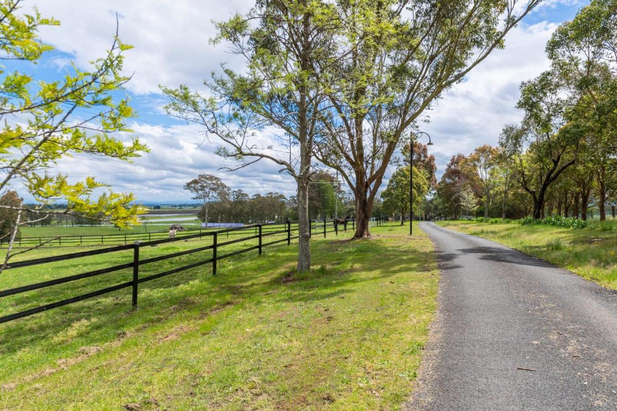 Tatbern Park Cottage Wallalong - Housity