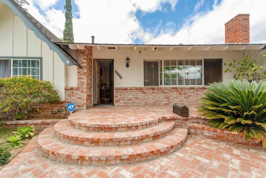 Suitetrails - Cheerful 4 bedroom vacation home with pool sleeps 10