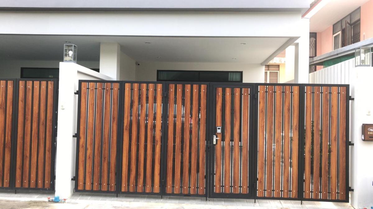 Brand new Townhouse in Huai Khwang W/ 4 king Beds - Housity