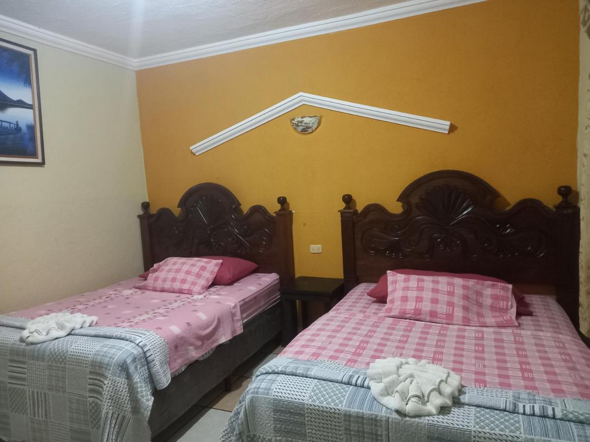 Hotel Tinamit - Housity