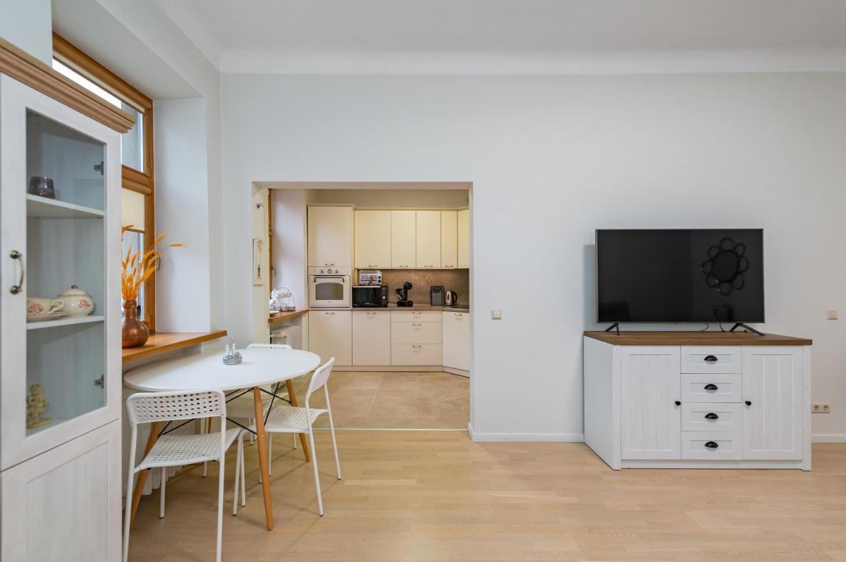 Suitetrails - Archcathedral apartment by Polo Apartments