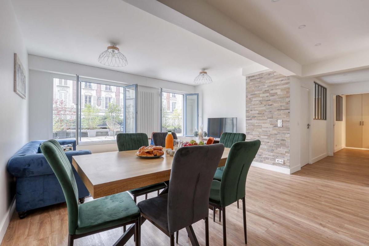 Suitetrails - Branded New 4 Bdrs Flat - Huge Terrace - Prime Loc