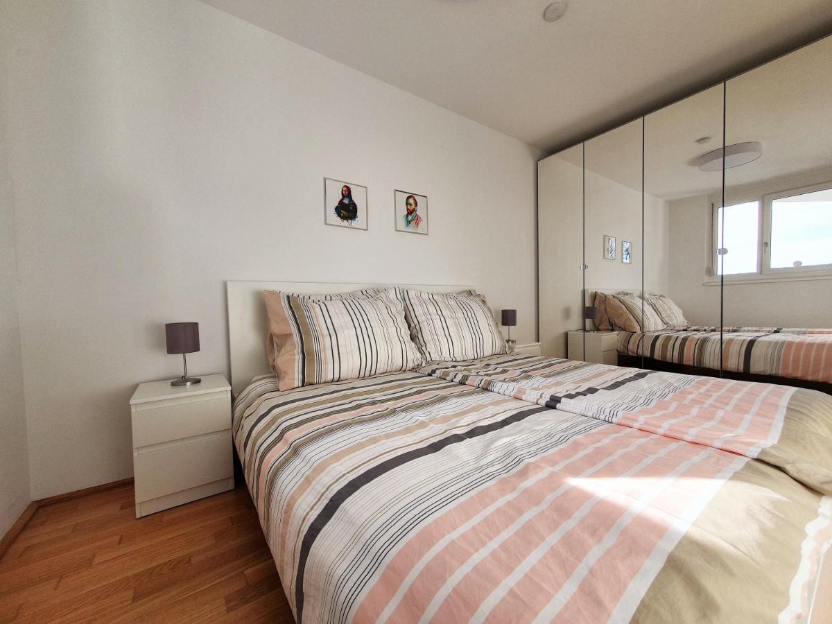 Suitetrails - Near Lake Stylish & Fully Furnished Apartment