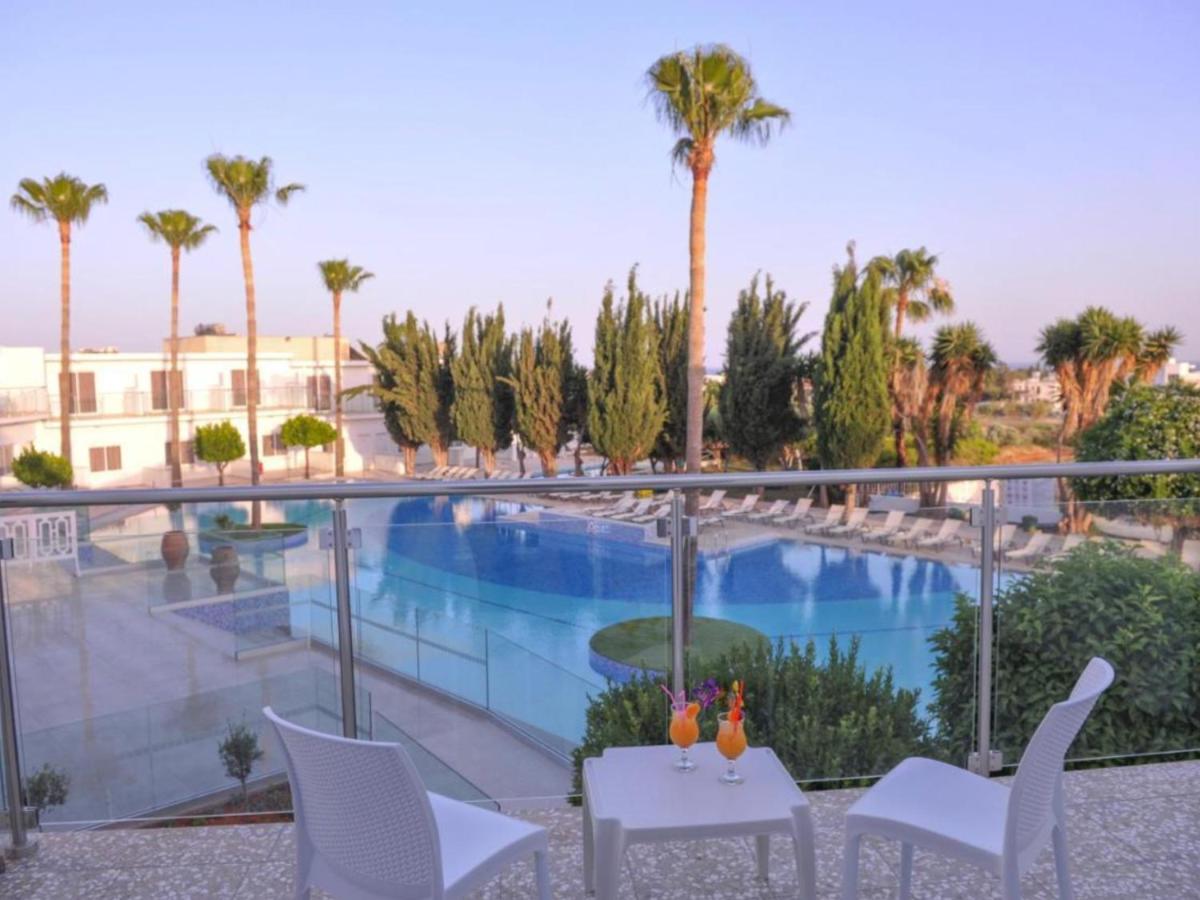 Suitetrails - Stunning vacation studio for up to four with breath-taking views All yours