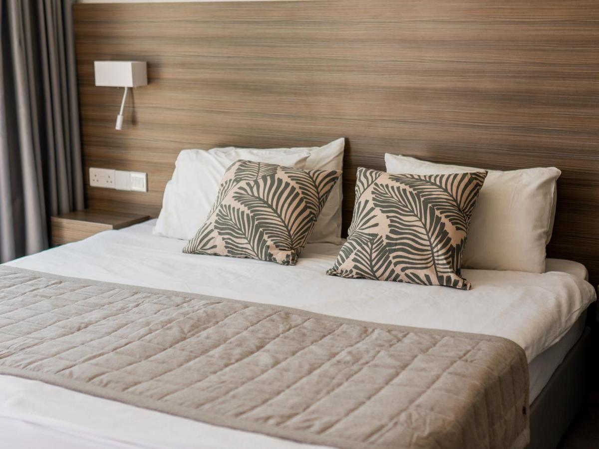 Suitetrails - Wonderful vacation studio for up to four with breath-taking views All yours
