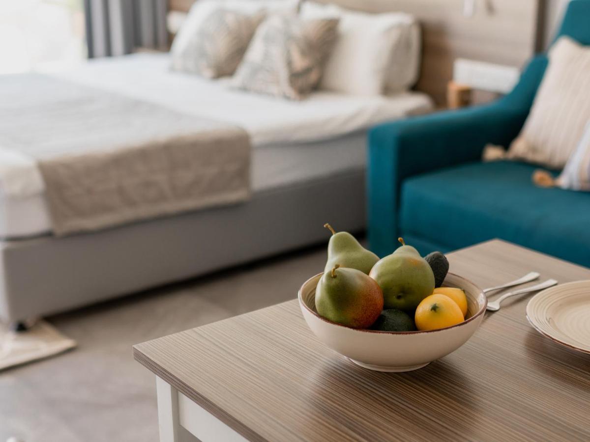 Suitetrails - Wonderful vacation studio for up to four with breath-taking views All yours