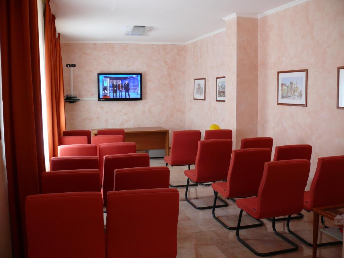 Albergo Casa Del Pellegrino - Housity