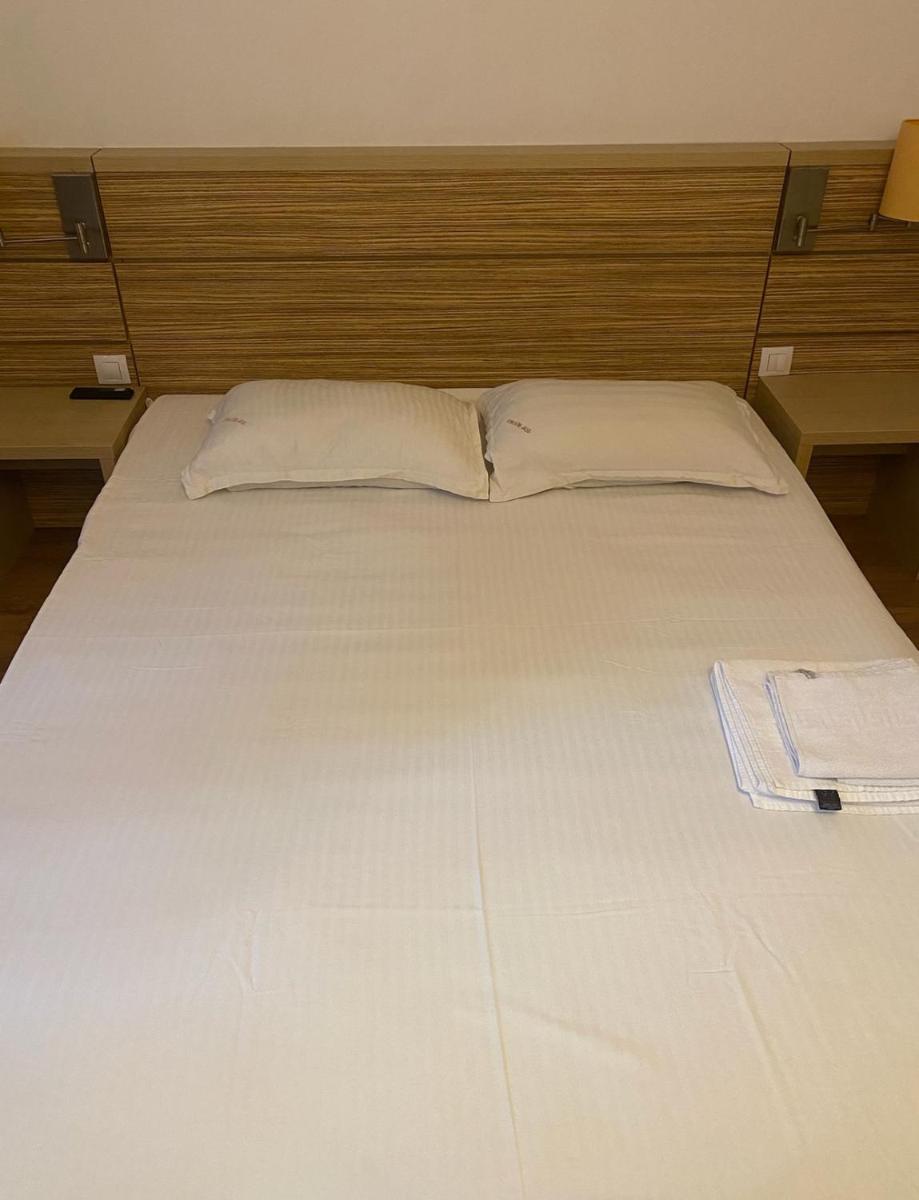 Suitetrails - DMT Apartament regim hotelier Rin