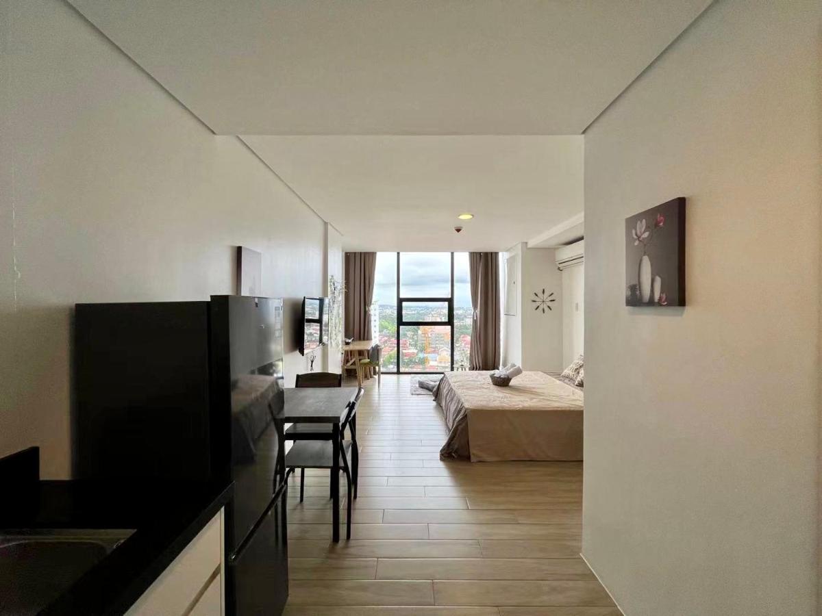 Suitetrails - Condo in Cebu City Meridian with Netflix and WIFI, near Ayala and IT Park U03