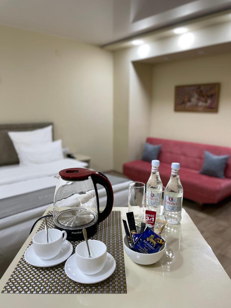 Central Hotel Gyumri - Housity