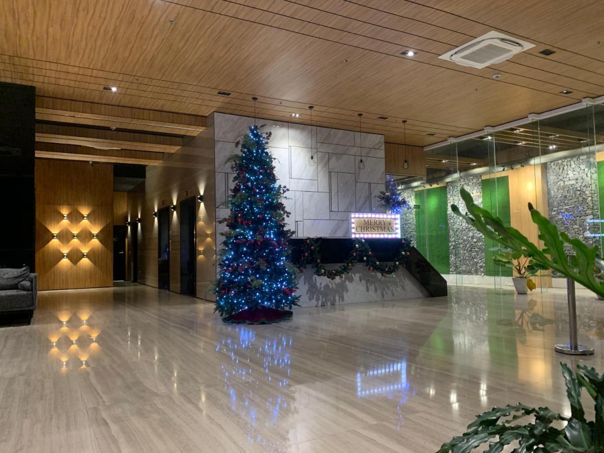 Suitetrails - Condo in Cebu City Meridian with Netflix and WIFI, near Ayala and IT Park U03