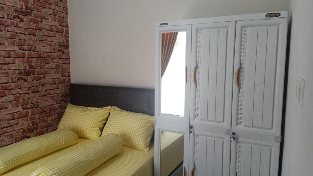 Suitetrails - Villa D ' Jagadland Tahap 3 No. 10 , Jl. TVRI , Oro-oro ombo