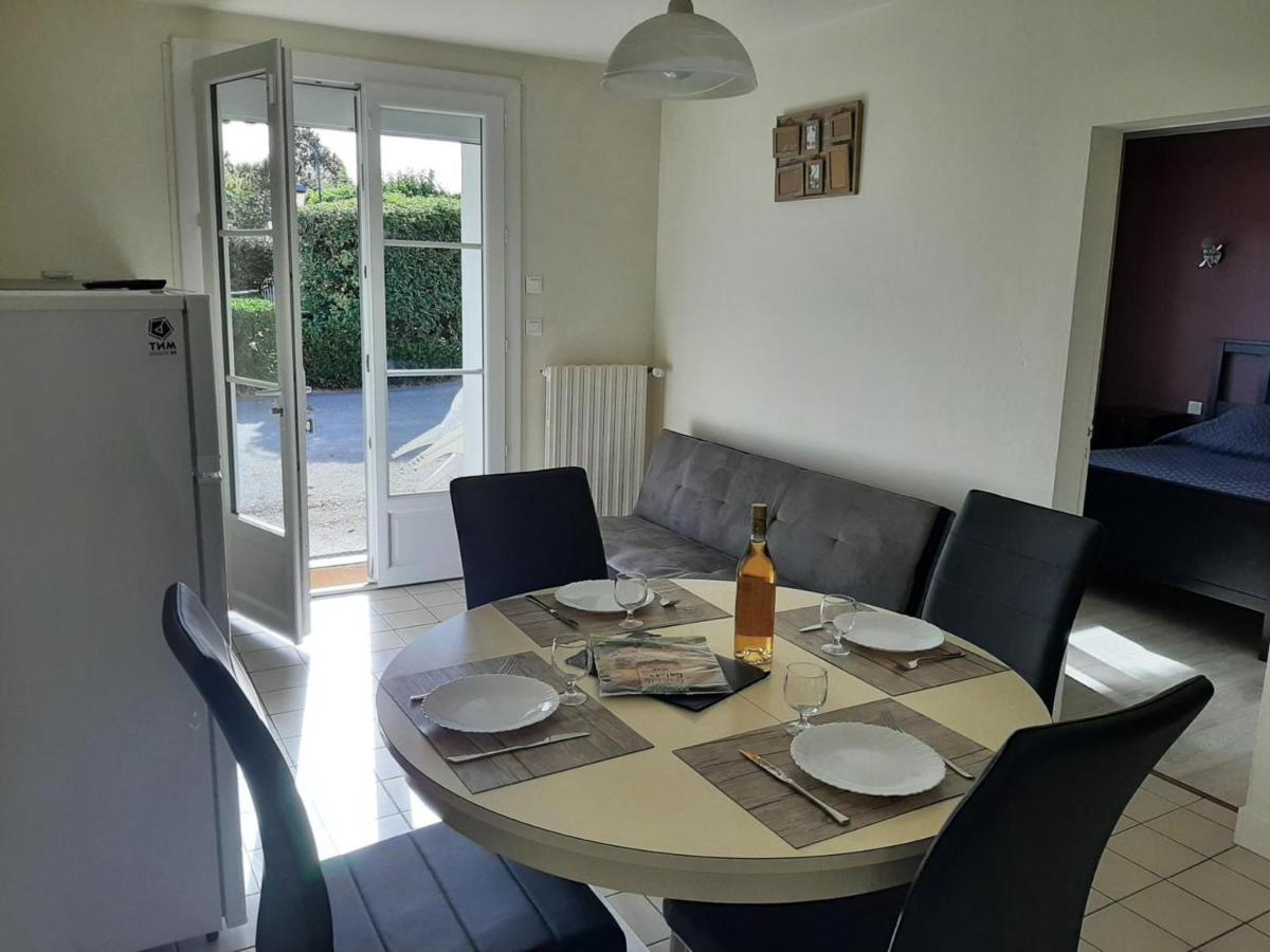 Gîte Saint-Même-les-Carrières, 3 pièces, 4 personnes - FR-1-653-37 - Housity