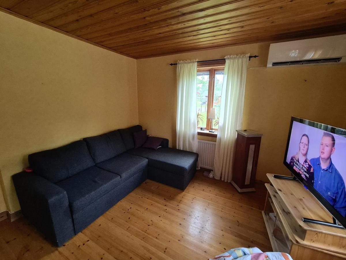 Cheerfull 2-Bedroom Villa with indoor fireplace - Housity