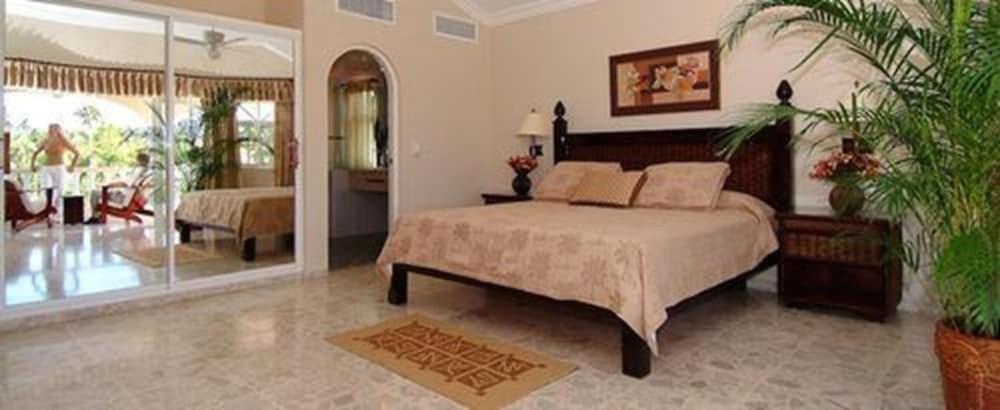 Suitetrails - Villa Leon - Lifestyle Holidays - 6 Bedroom Villas - All Inclusive Fee Manadatory - 3 night Minimum